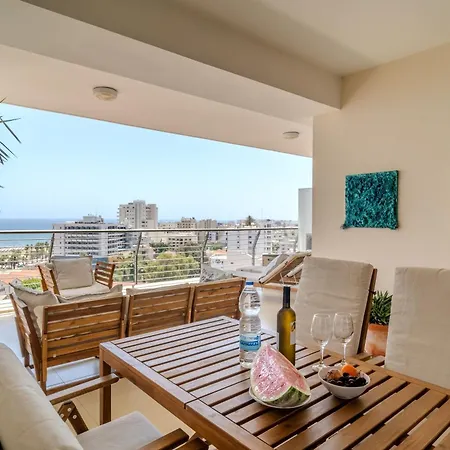 Amazing Sea And Marina View Center 2bdr Flat Larnaca