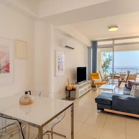 Amazing Sea And Marina View Center 2bdr Flat Appartement *