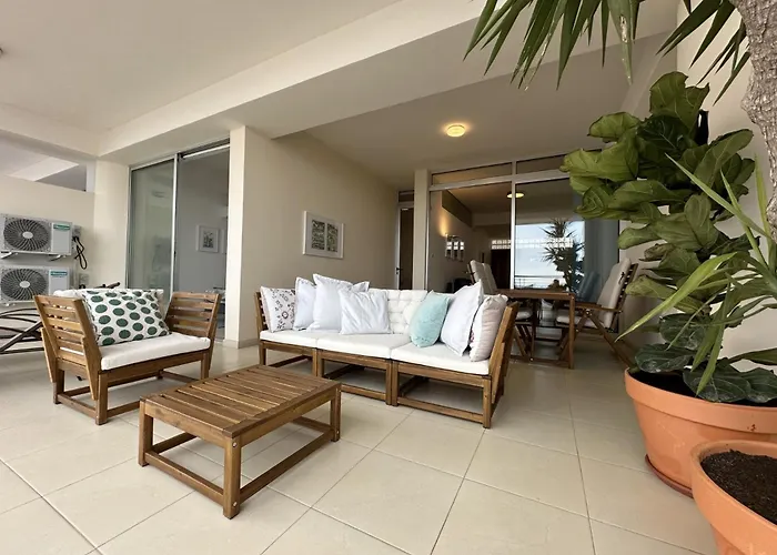 Amazing Sea And Marina View Center 2bdr Flat Larnaca