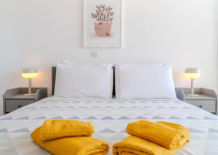 Amazing Sea And Marina View Center 2bdr Flat Apartmán Larnaca