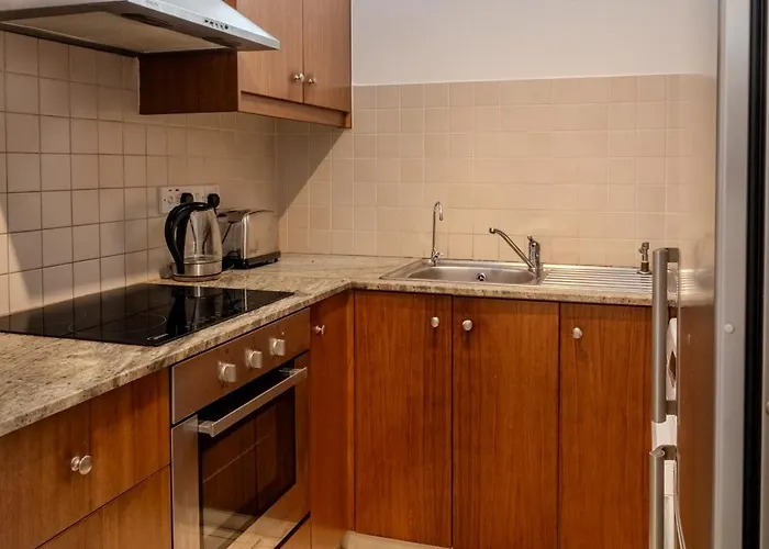 Amazing Sea And Marina View Center 2bdr Flat Apartmán Larnaca