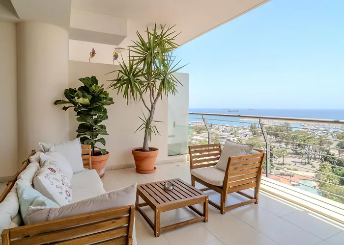Amazing Sea And Marina View Center 2bdr Flat Larnaca
