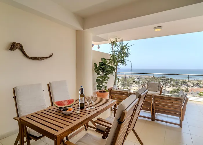 Amazing Sea And Marina View Center 2bdr Flat Apartmán Larnaca