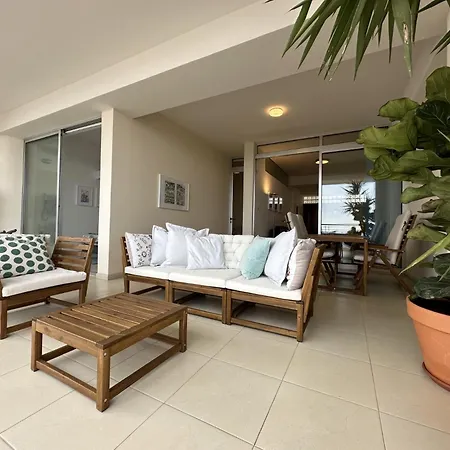 Amazing Sea And Marina View Center 2bdr Flat Ларнака