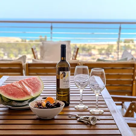 Апартаменты Amazing Sea And Marina View Center 2bdr Flat *