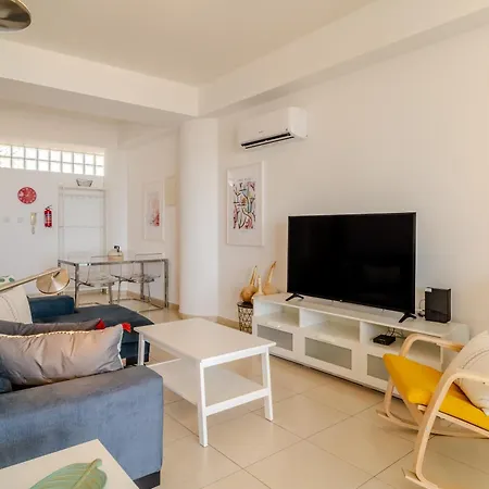 Amazing Sea And Marina View Center 2bdr Flat * Ларнака