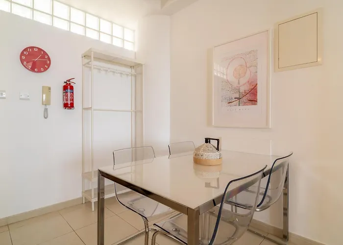 Amazing Sea And Marina View Center 2bdr Flat * ラルナカ