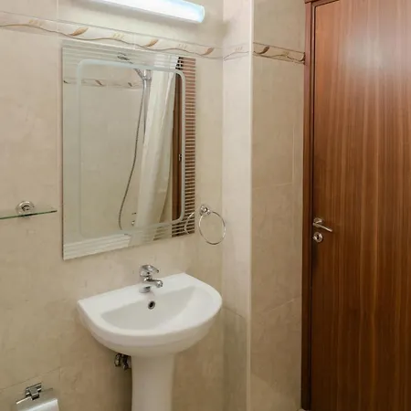 Amazing Sea And Marina View Center 2bdr Flat 拉纳卡